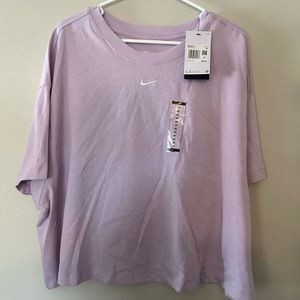NWT Plus Size Nike Loose Fit Top